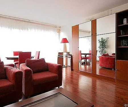 Grand Studio En Location Meublee Apartament Courbevoie
